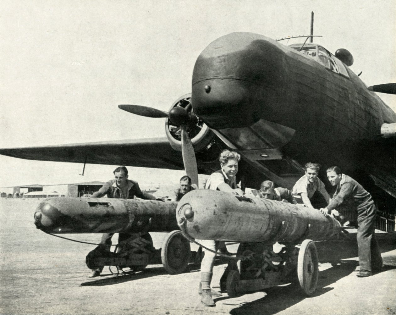 数百マイルにわたって魚雷を運ぶことができる航空機、c1942-1943、1945。 作： 不明