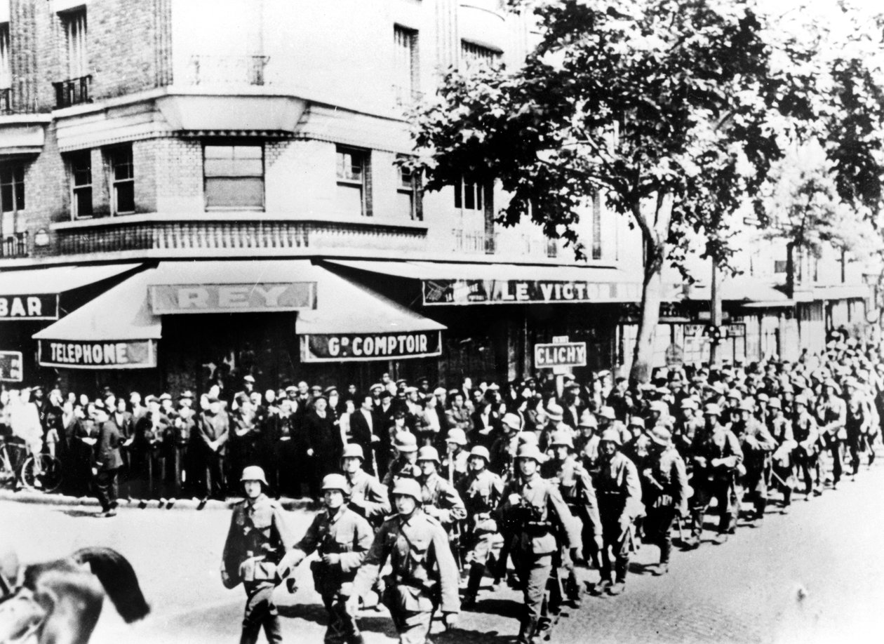 1940年6月、パリに最初のドイツ軍が到着 作： 不明