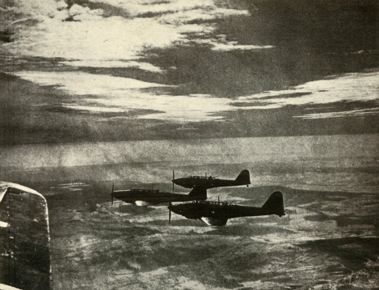1939年から1940年、1941年の空襲からの戦い 作： 不明
