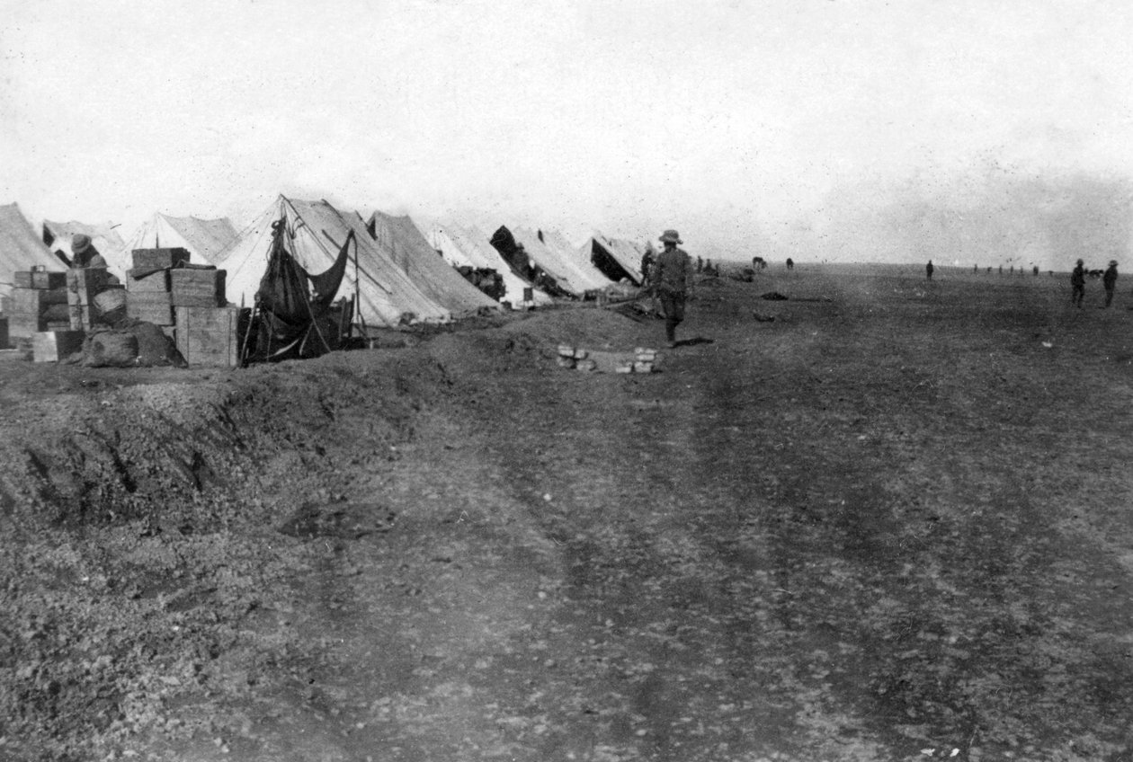 1918年バグダッド近郊のイギリスの15 RWRキャンプ 作： 不明