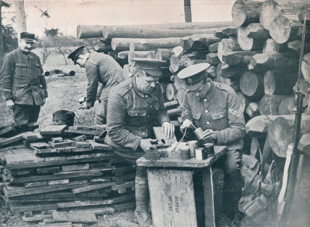 遠征軍とタバコの缶から手榴弾を作るイギリス人エンジニア、c1914 作： 不明