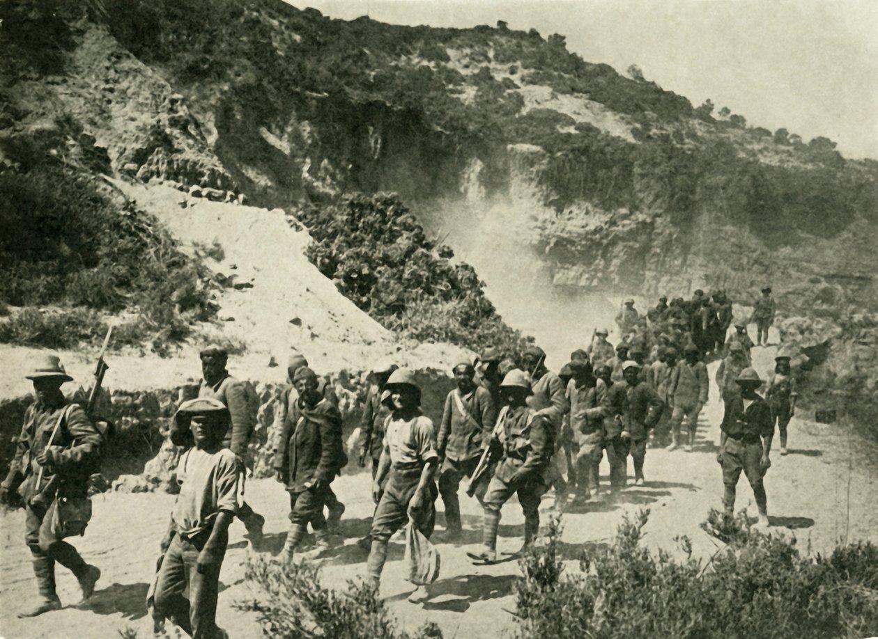 トルコの囚人とイギリス軍、第一次世界大戦、1915、c1920。 作： 不明