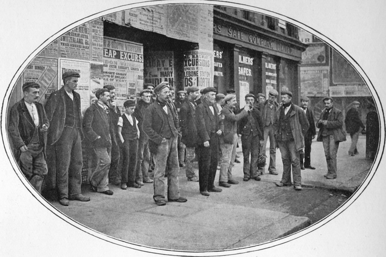 仕事の準備ができているビルダー男性、ロンドン、c1900 1901 作： 不明
