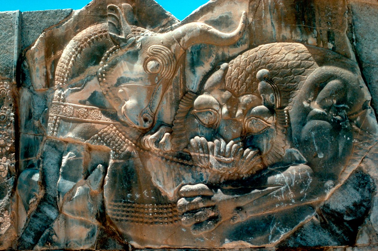 雄牛とライオンの彫刻、ペルシャ語、紀元前5世紀 作： 不明