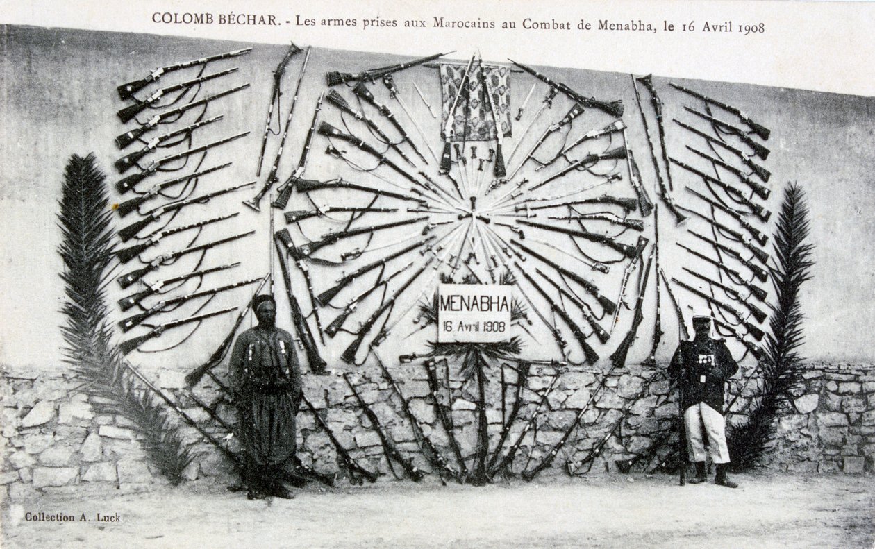 メナバ、コロンブベシャル、アルジェリア、c1910の戦いで捕獲された武器 作： 不明