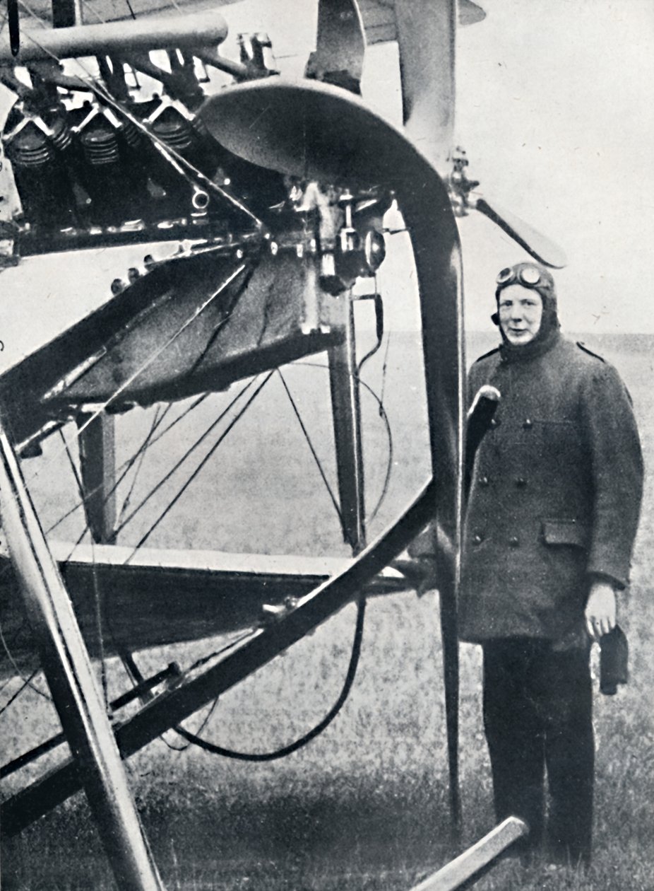 チャーチルは飛行機に興味を持ち、最大の可能性を予見しました、1914、1945 作： 不明