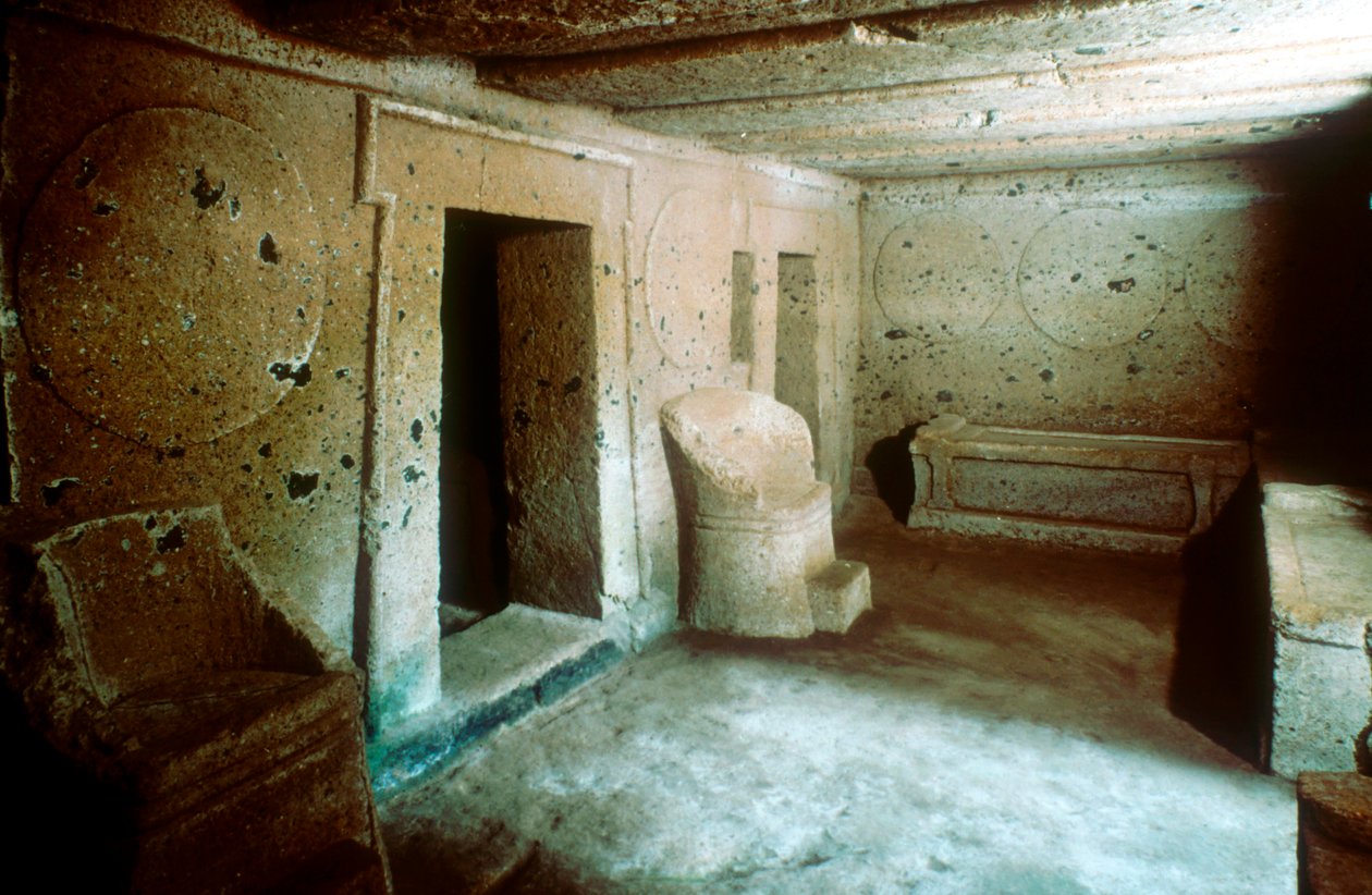 エトルリアの墓地遺跡、Cerveteri Caereイタリア、紀元前7〜6世紀の墓への入り口 作： 不明