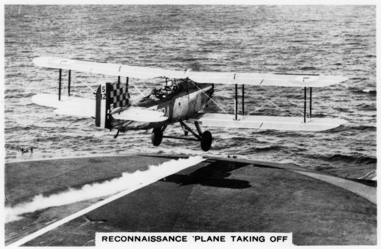 フェアリーIII F偵察機、空母HMS Courageousからの引き取り、1937 作： 不明