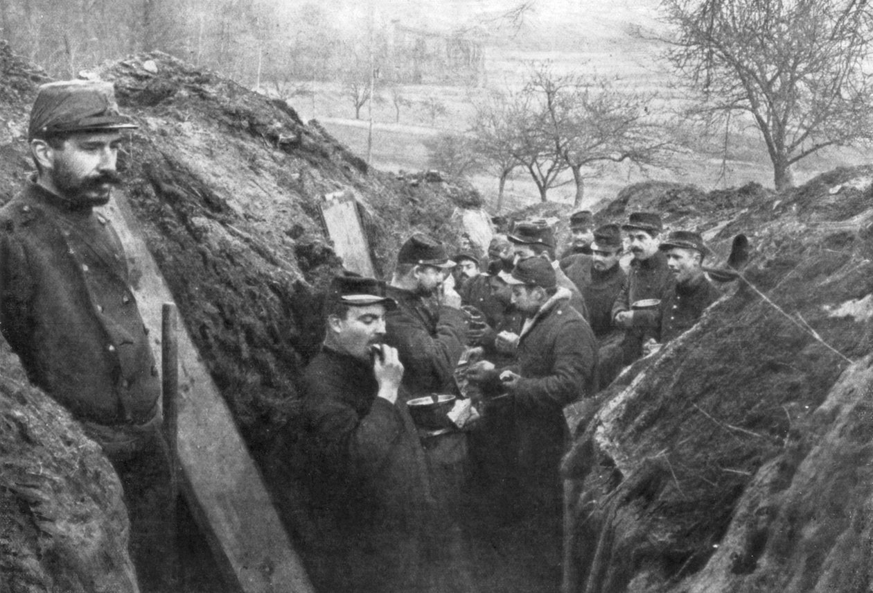 1915年に配給されたフランスの兵士たち 作： 不明