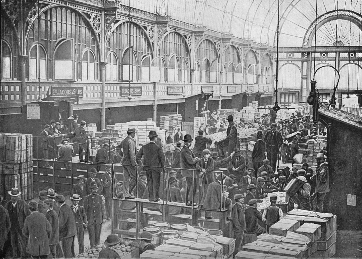 ロンドンのコヴェントガーデンマーケットでのフルーツオークション、c1901 1901 作： 不明