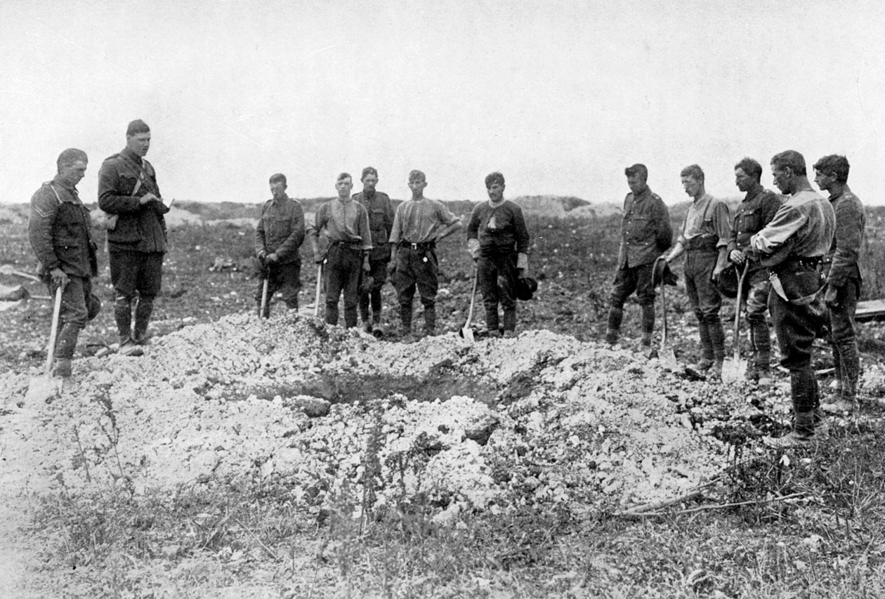 西部戦線の葬儀、第一次世界大戦、1916年、c1920 作： 不明