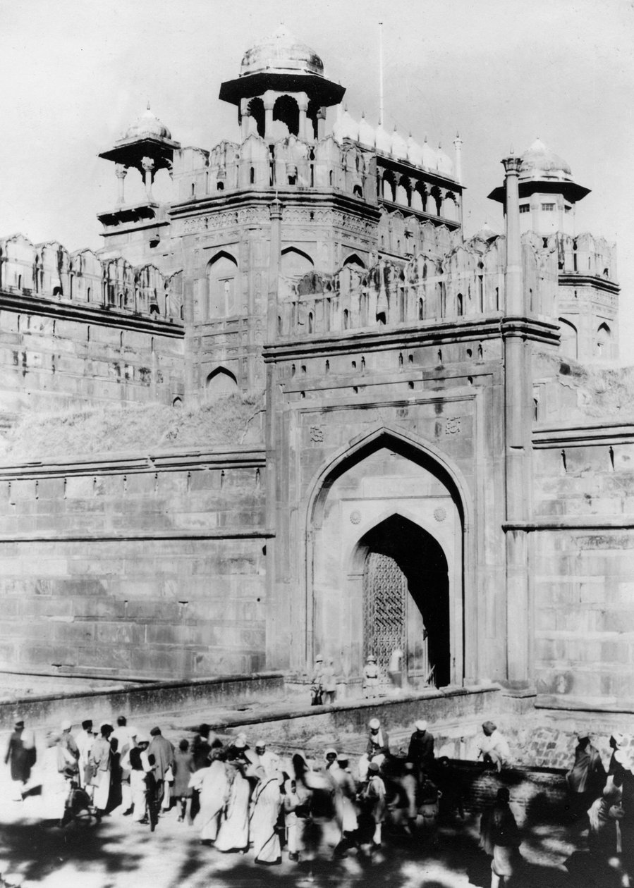 19世紀後半または20世紀初頭の赤い砦への玄関口、インド、デリー 作： 不明