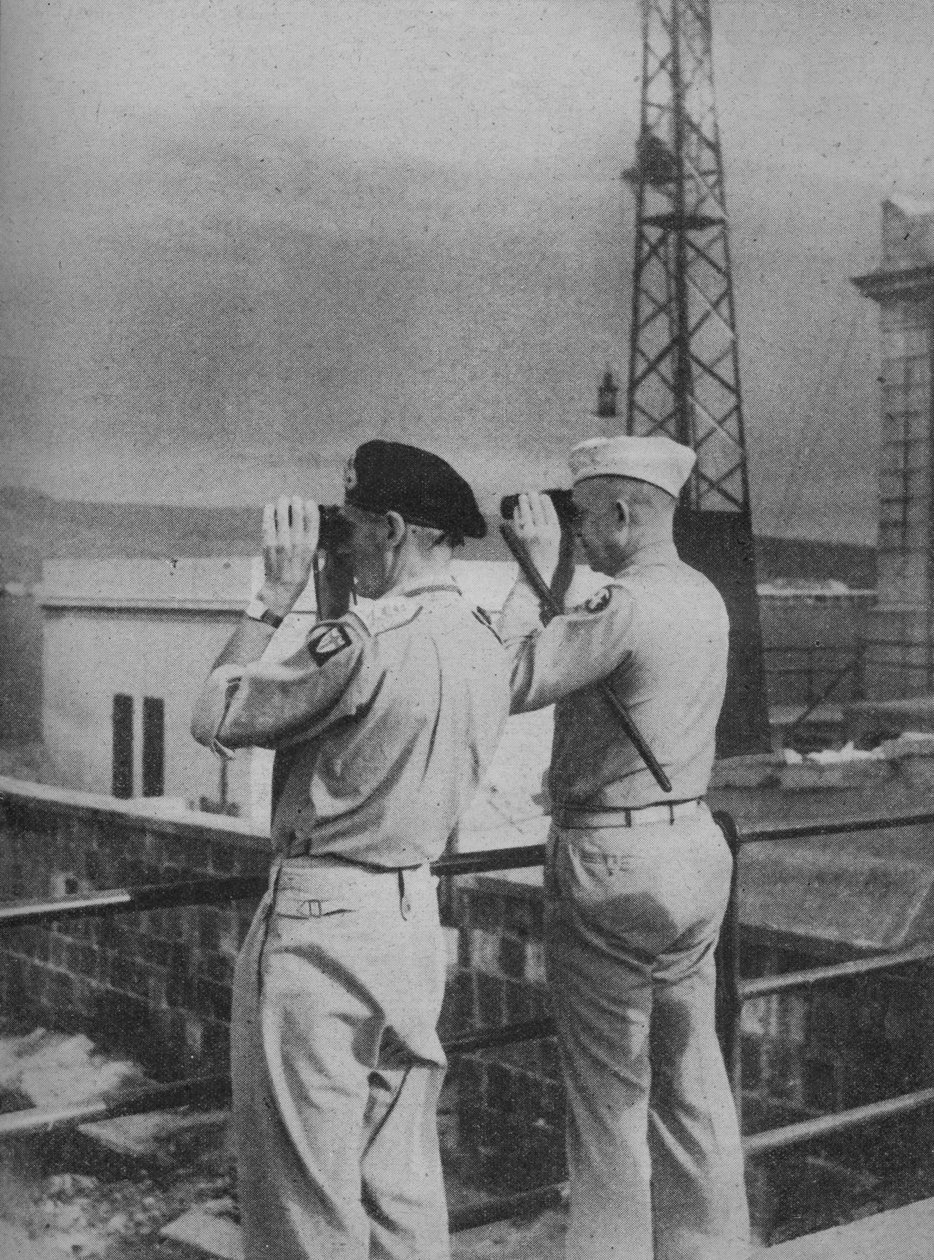 モンゴメリー将軍とアイゼンハワー将軍、イタリア本土メッシーナのバルコニーからの眺め、1943-44年 作： 不明