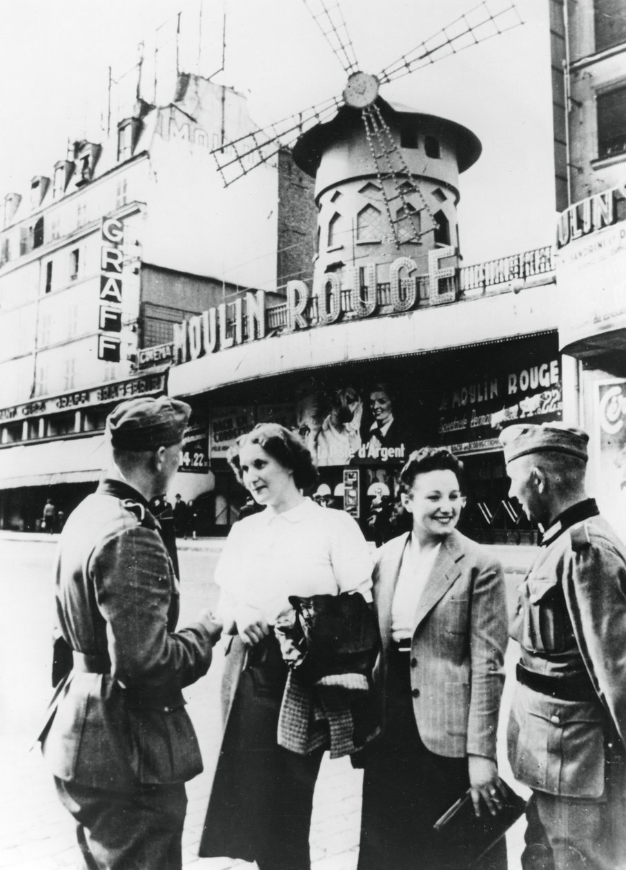 1940年代 フランス◇リュージュ 天使とフランス国旗が回る