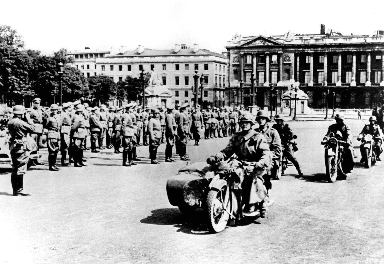 エトワールレースのドイツ軍、パリ、1940 作： 不明