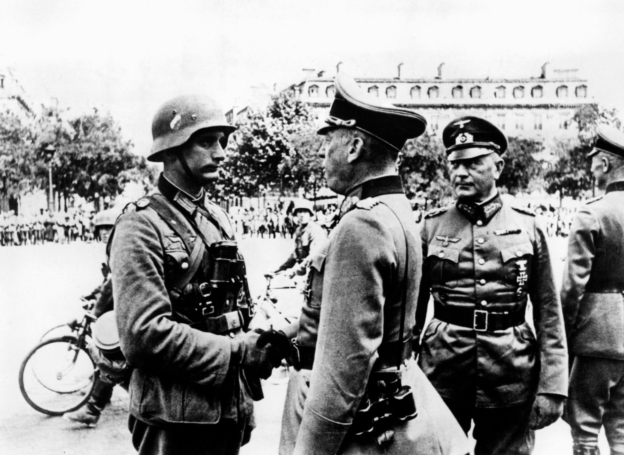 1940年6月、パリ占領後のドイツの勝利パレード 作： 不明