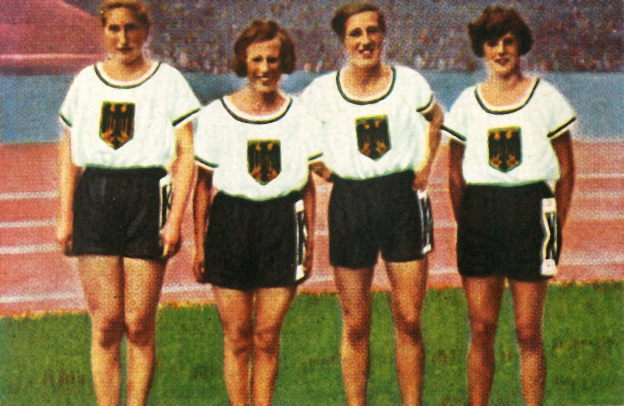 ドイツの女子4 x 100mリレーチーム、1928年。 作： 不明