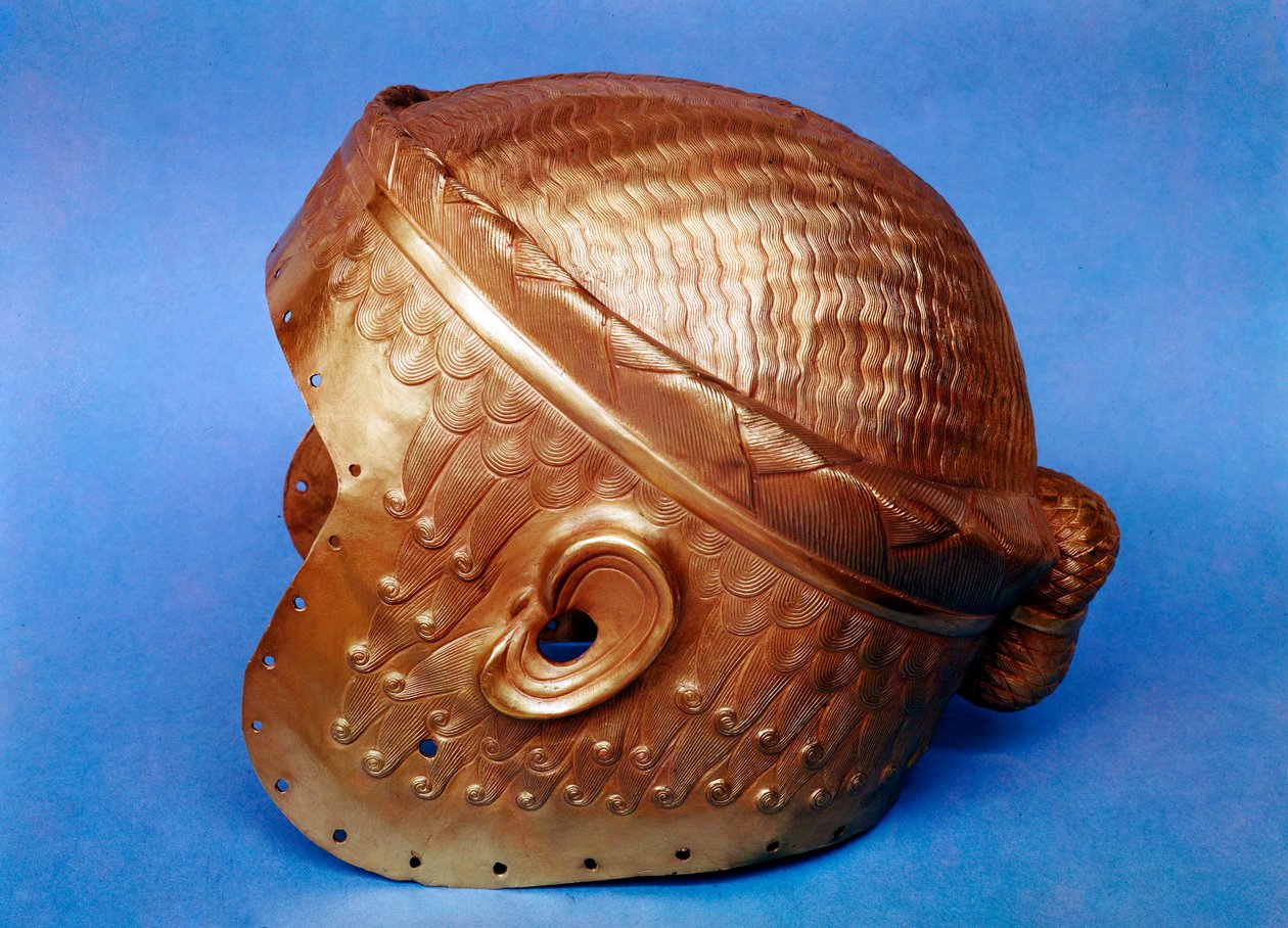 メソポタミアの金の兜、紀元前2500年 作： 不明