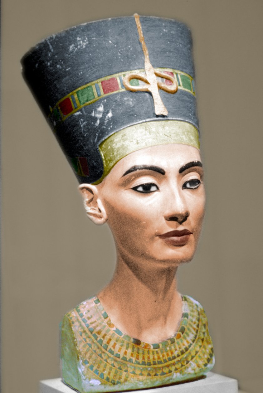 エジプトのネフェルティティ女王の首長