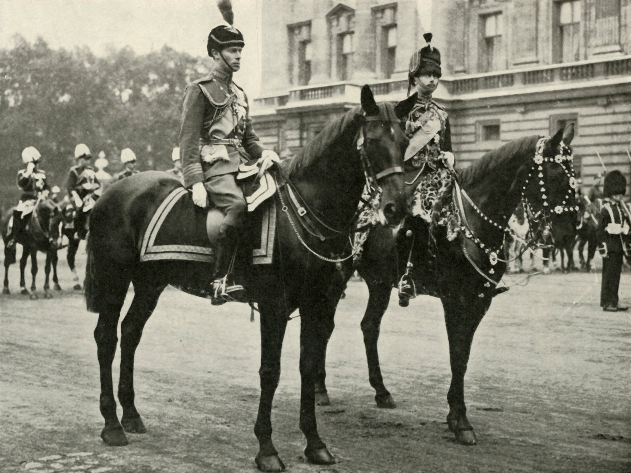 1928年、1937年、トルーピングカラーでグロスター公爵と陛下。 作： 不明