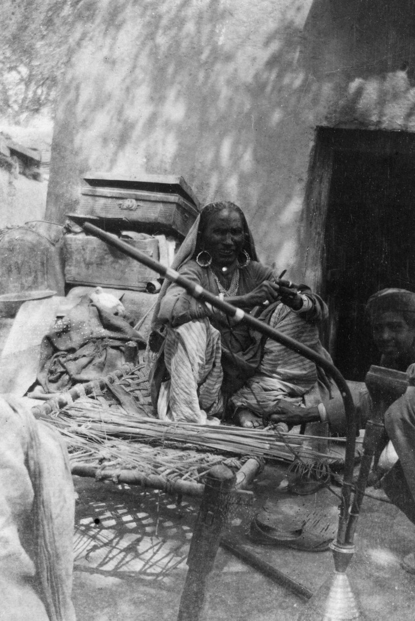 最も低いカーストのインド人女性、ハウシェラ、1917年 作： 不明
