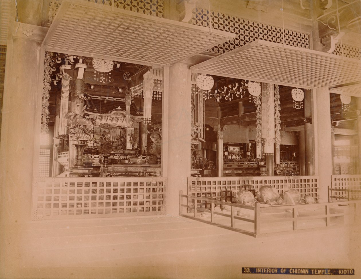 知恩院の内部、木音、c1890-1900 作： 不明