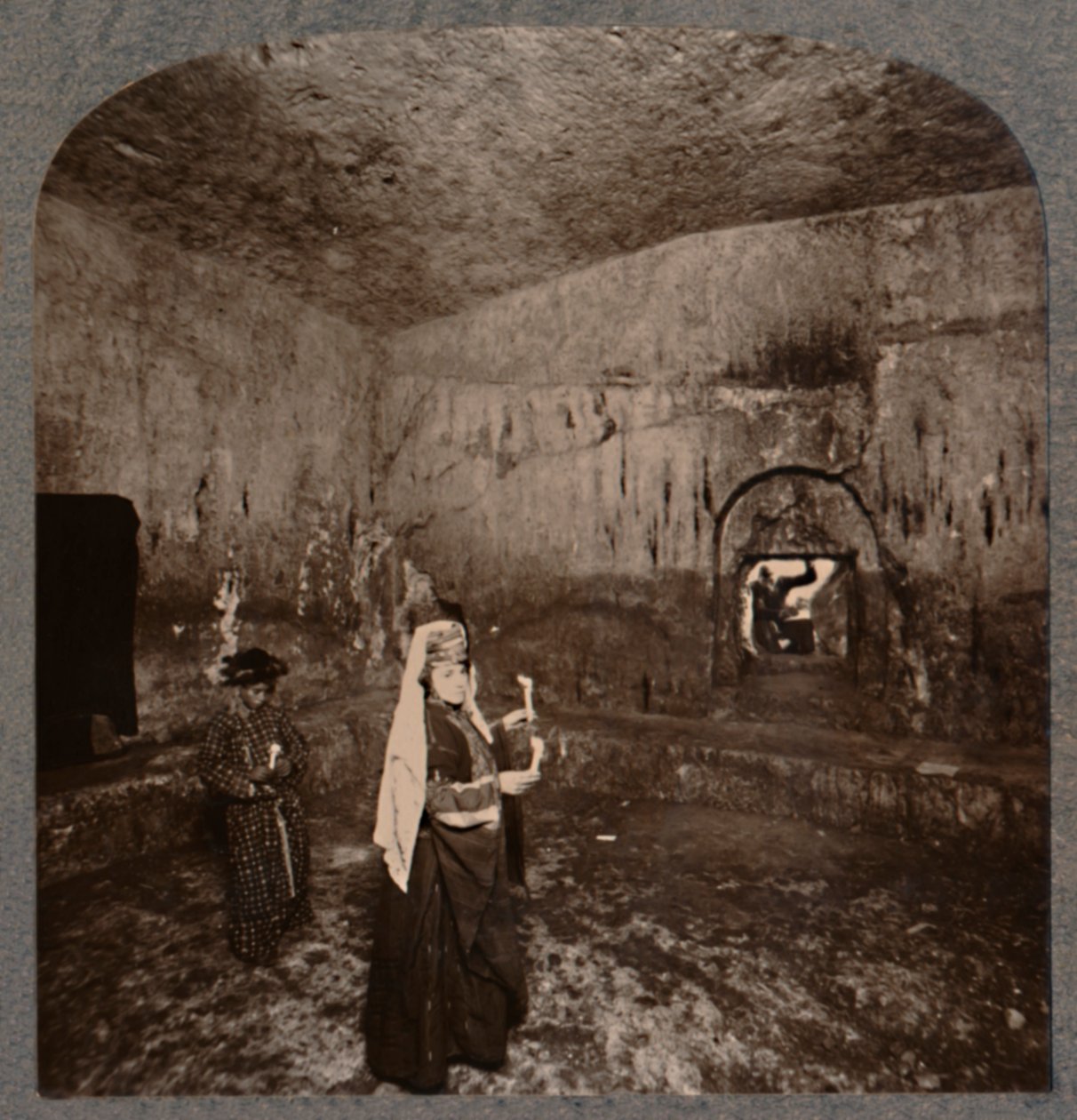 Nablus、c1900への道の王の墓の内部 作： 不明
