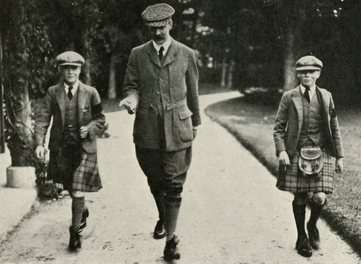 キングジョージ6世と元キングエドワード8世とヘンゼル氏の家庭教師、1911年、1937年。 作： 不明