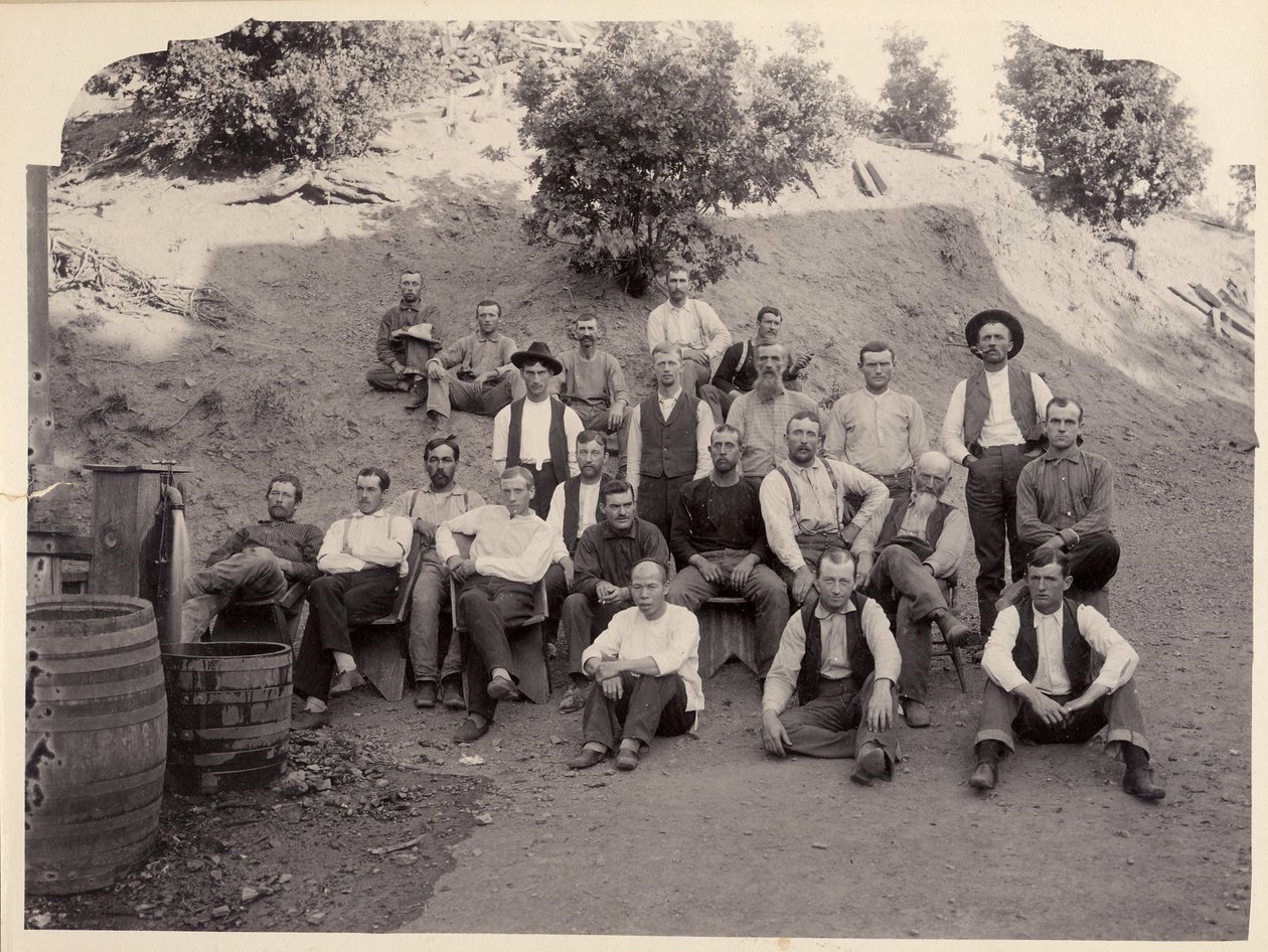 La Grange Mine Crew、カリフォルニア、1900年代。 作： 不明