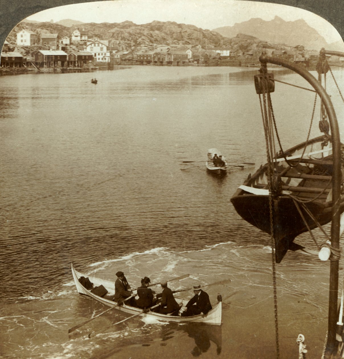 北極圏、スボルベル、ロフォーテン諸島、北ノルウェーの汽船から着陸、ノルウェー、c1905。 作： 不明