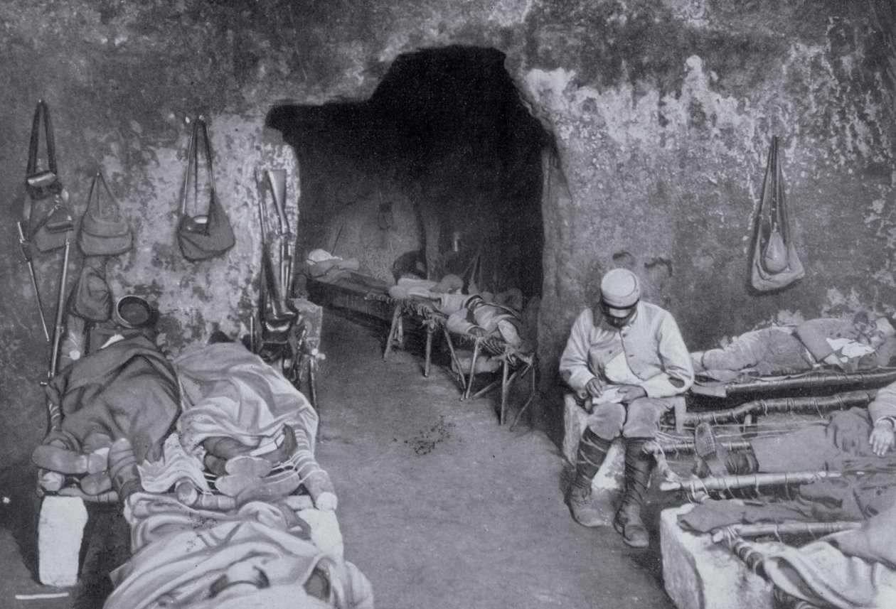フランスの洞窟の住居、第一次世界大戦、1915 作： 不明