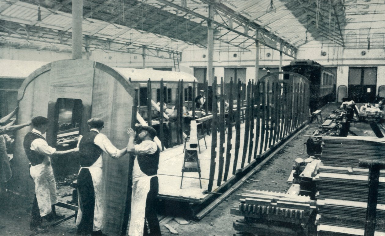 鉄道車両を作る、1922年。 作： 不明