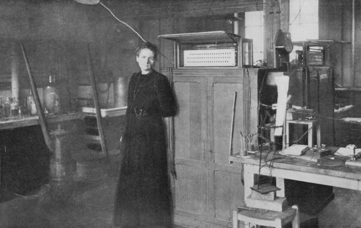 マリーキュリー、ポーランド生まれのフランスの物理学者、彼女の研究室、1912年 作： 不明