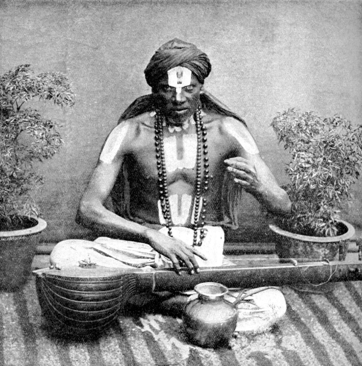 1922年、インドのヴィシュヌの名の下に採択された修練術 作： 不明