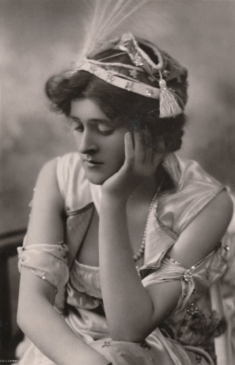 ミス・ゼナ・デア、1887-1975、c1930。 作： 不明