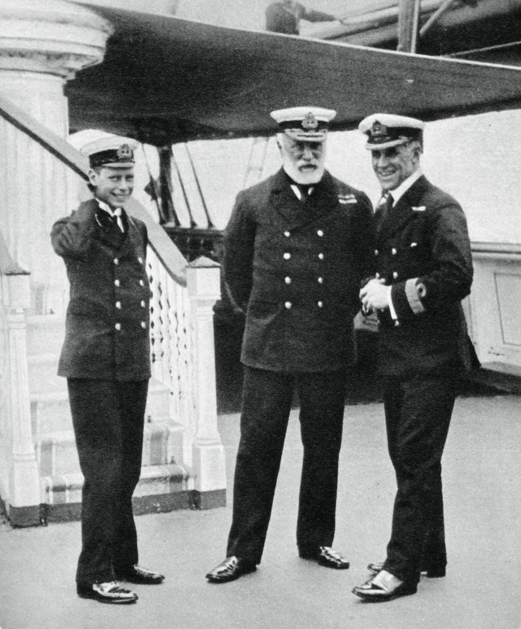 海軍士官候補生アルバート王子と海軍大将サールイスボーモント、1912年 作： 不明