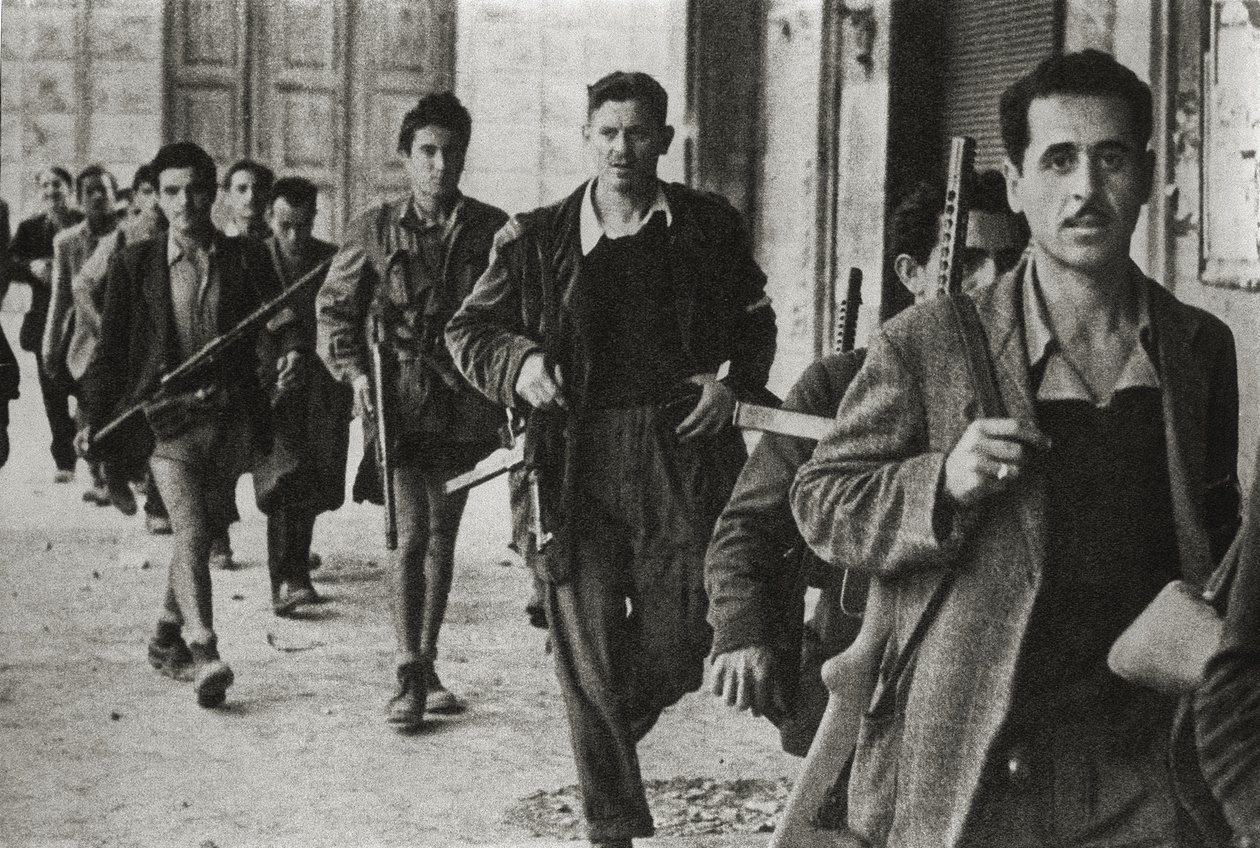 イタリア、エミリア・ロマーニャ州チェゼーナのパルチザン（1944年10月）（b/e写真 作： 不明