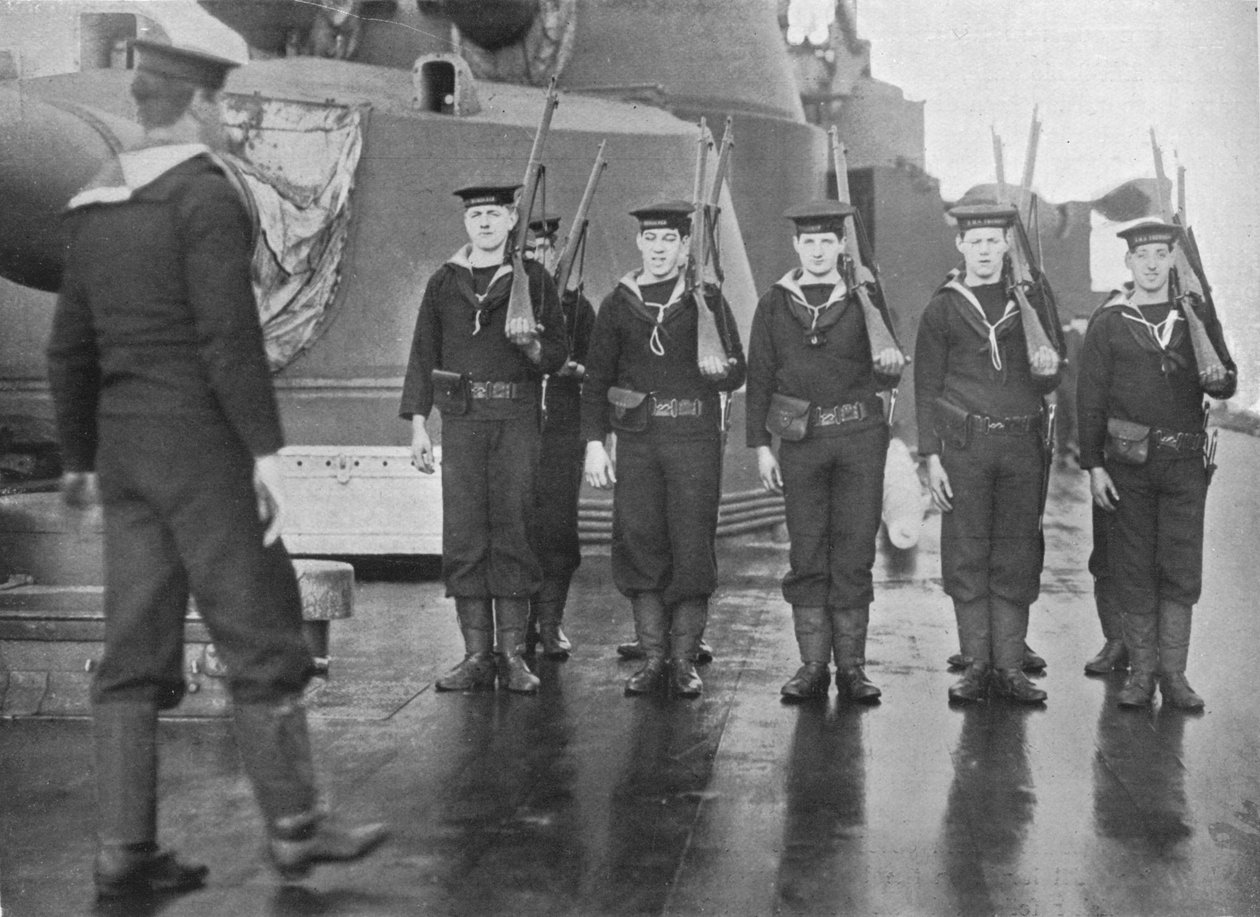 1915年にイギリスの戦艦に搭載されたライフルドリル 作： 不明