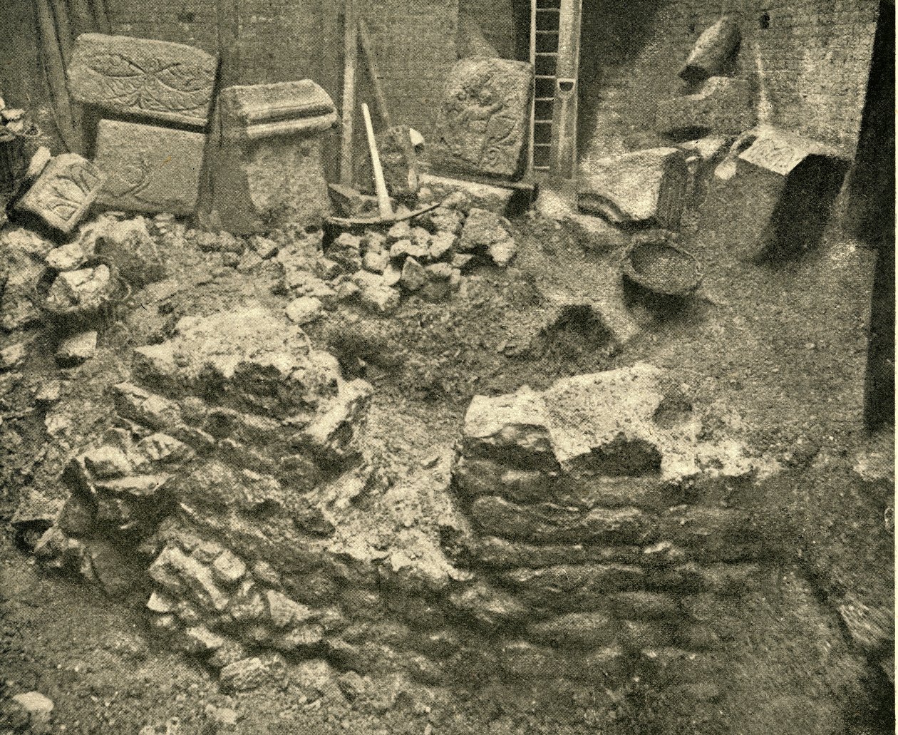 ローマ時代の遺跡、ロンドンの壁の要塞で発見、1908年 作： 不明