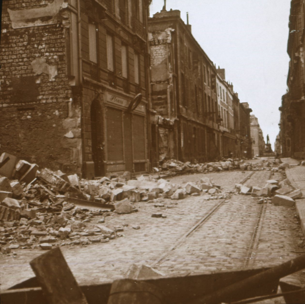 RueCérès、ランス、フランス北部、c1914-c1918。 作： 不明