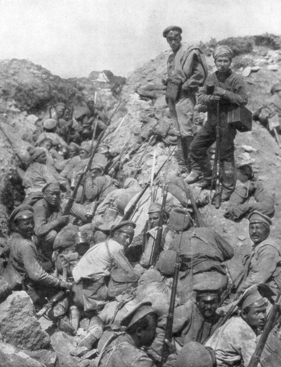 1917年7月1日、信号を待っているロシア軍、テルノーピリ、ウクライナ、第一次世界大戦 作： 不明