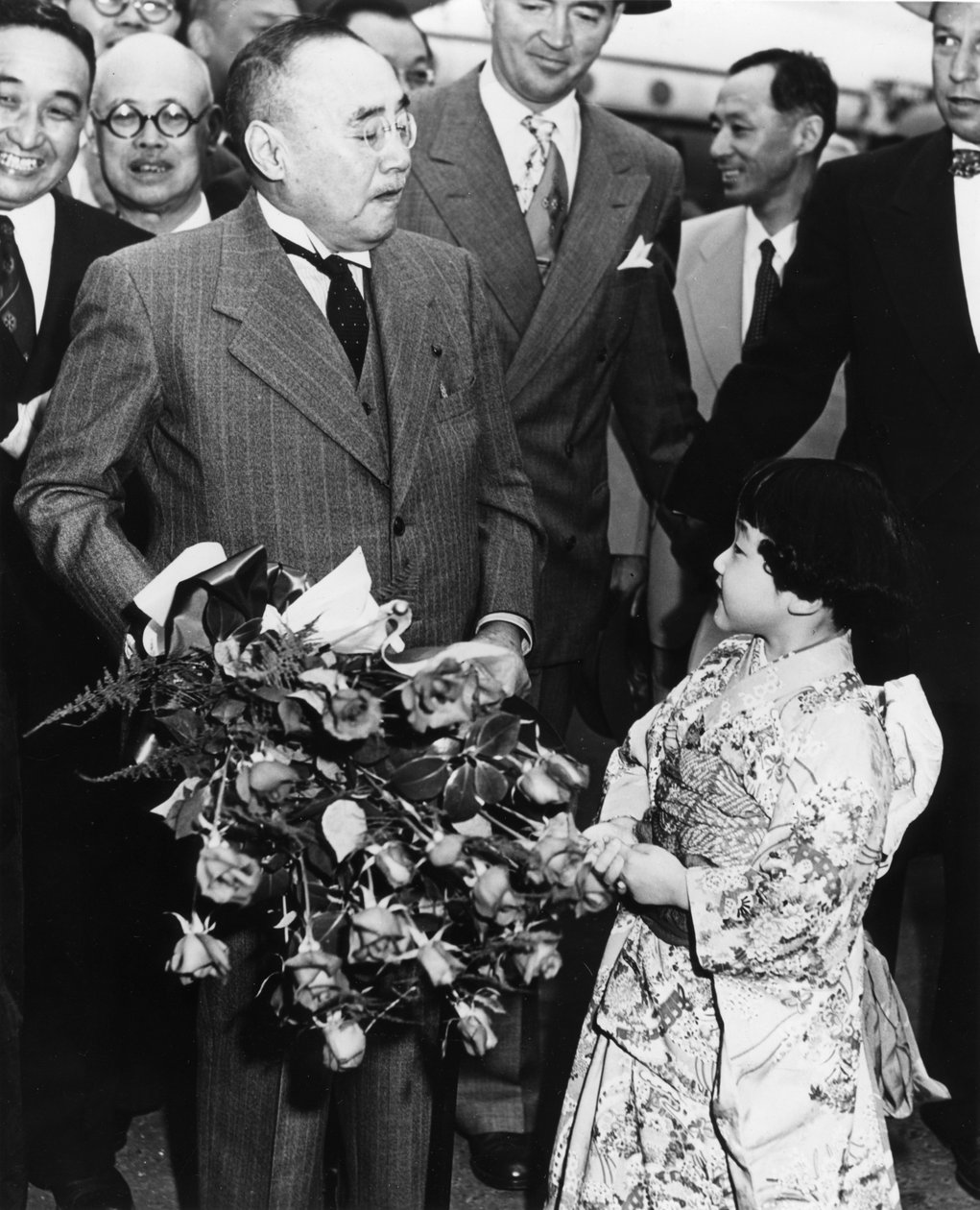 吉田茂が1952年4月にアメリカのサンフランシスコ平和条約に到着 作： 不明
