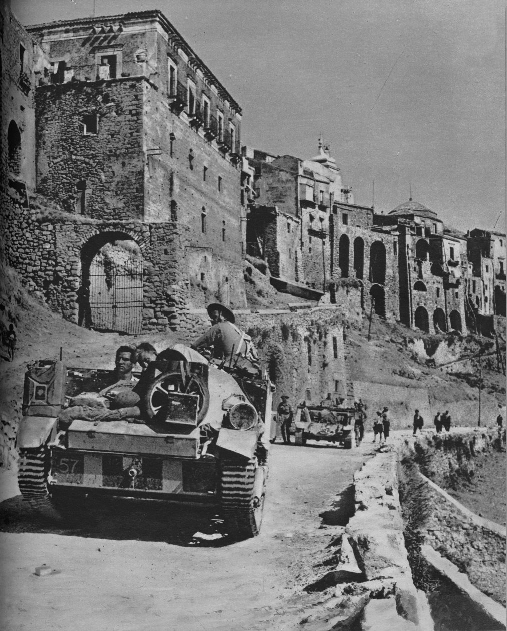 シチリア山の要塞の嵐、1943 作： 不明