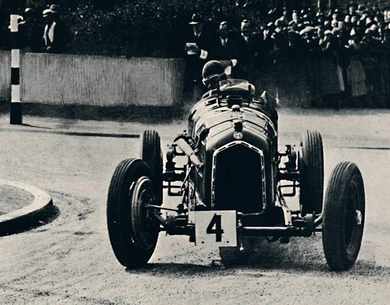 IOMレースのスマートコーナリング：本部。ブライアンルイス、1937 作： 不明