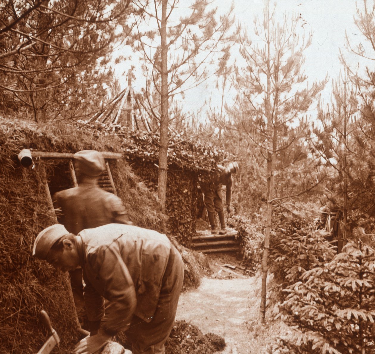 地球に覆われた避難所の兵士、フランス北部、ジェコート、c1914-c1918 作： 不明