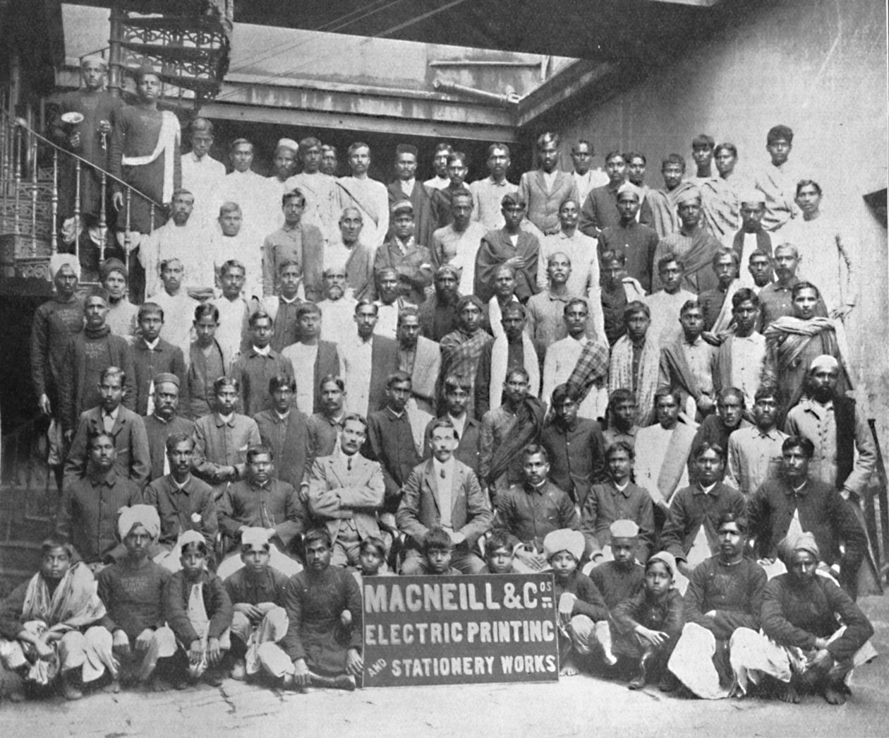 Macneill＆Co.s Printing and Stationery Worksのスタッフ、カルカッタ、1917年 作： 不明