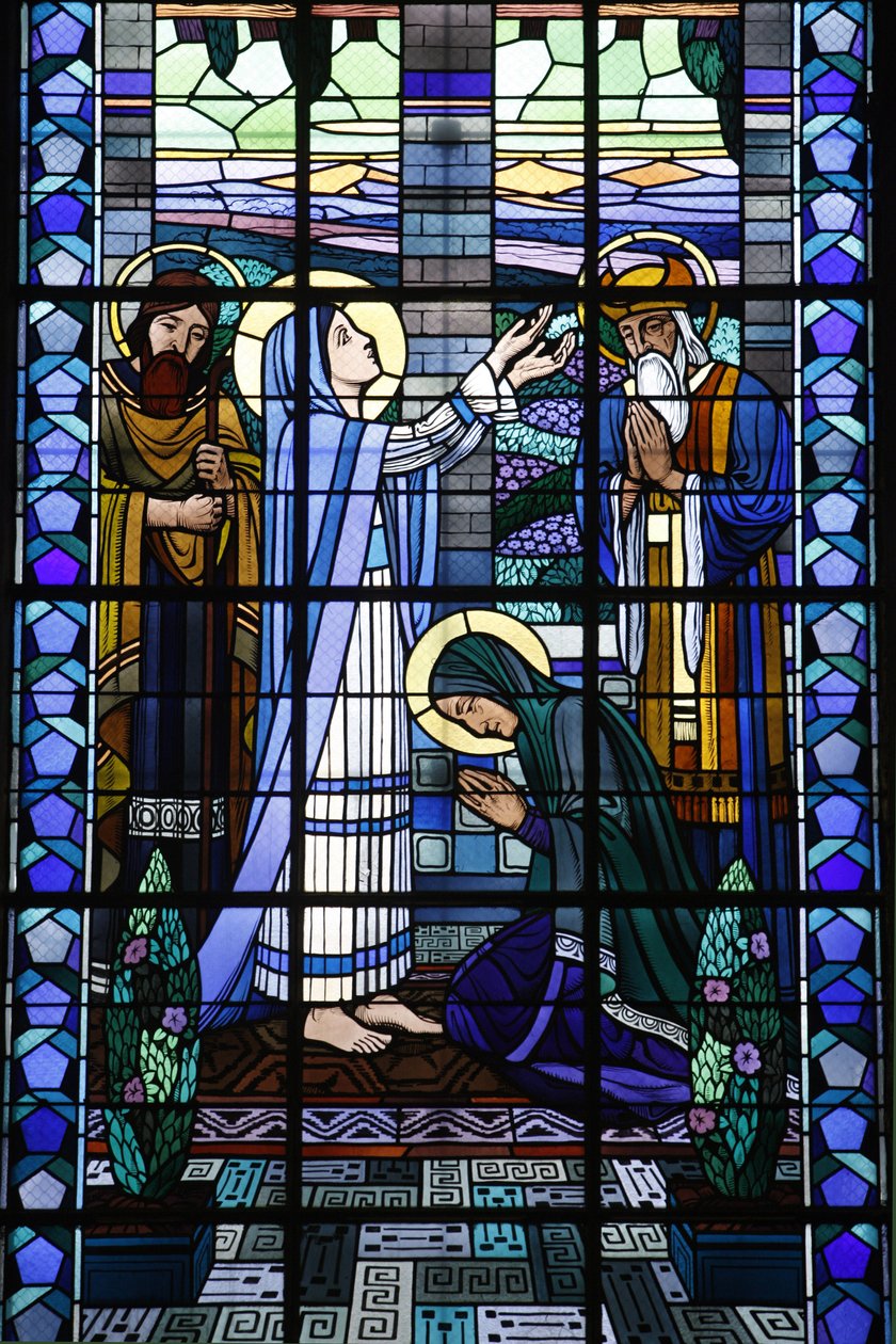 カトリックのノートルダム・デュ・ロゼール教会のステンドグラス：訪問
