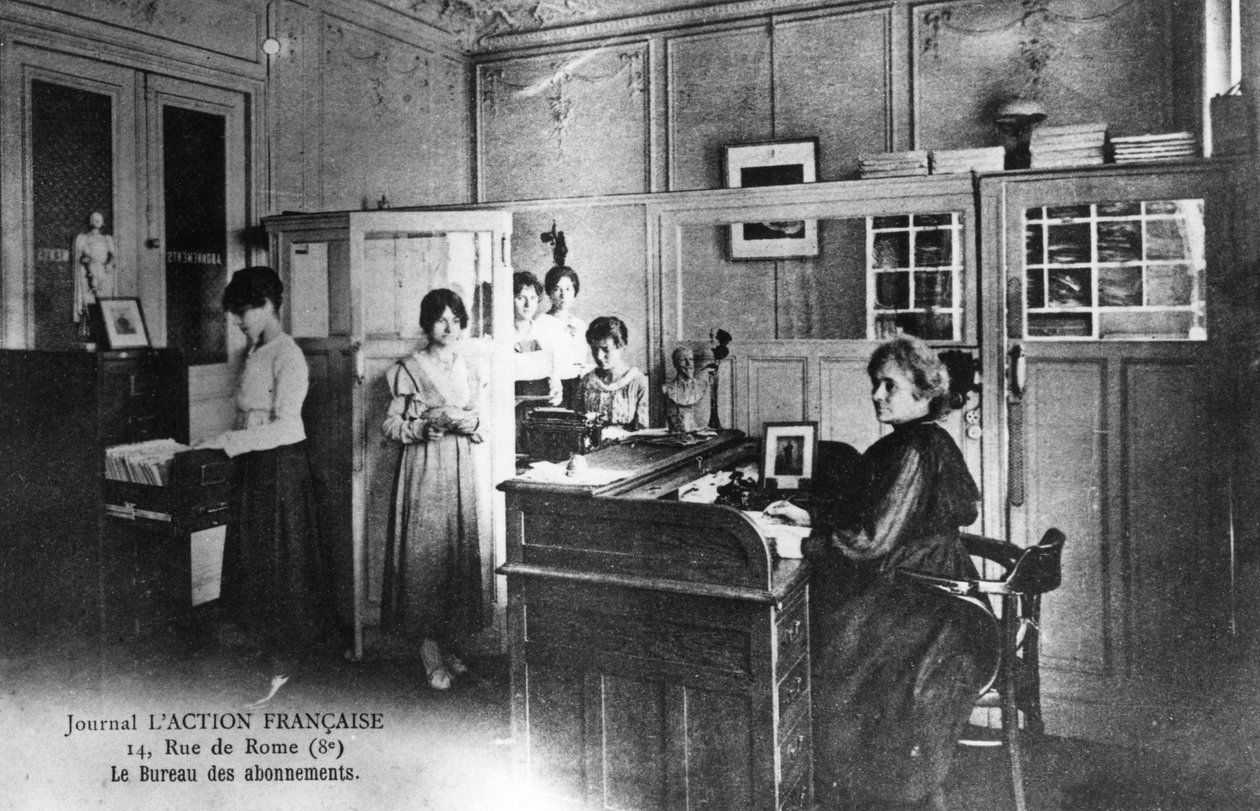 1917年にパリの新聞LAction Francaiseの購読オフィス 作： 不明