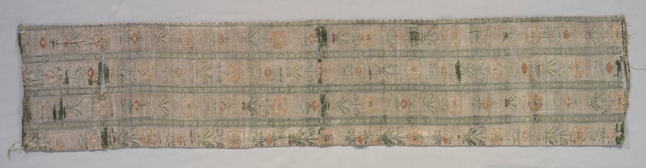 トルコのシルククッションカバーのサラウンド、1600年代初頭。 作： 不明