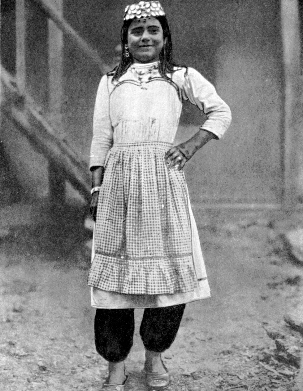 緑の半島のタルタル少女、クリミア、1936 作： 不明